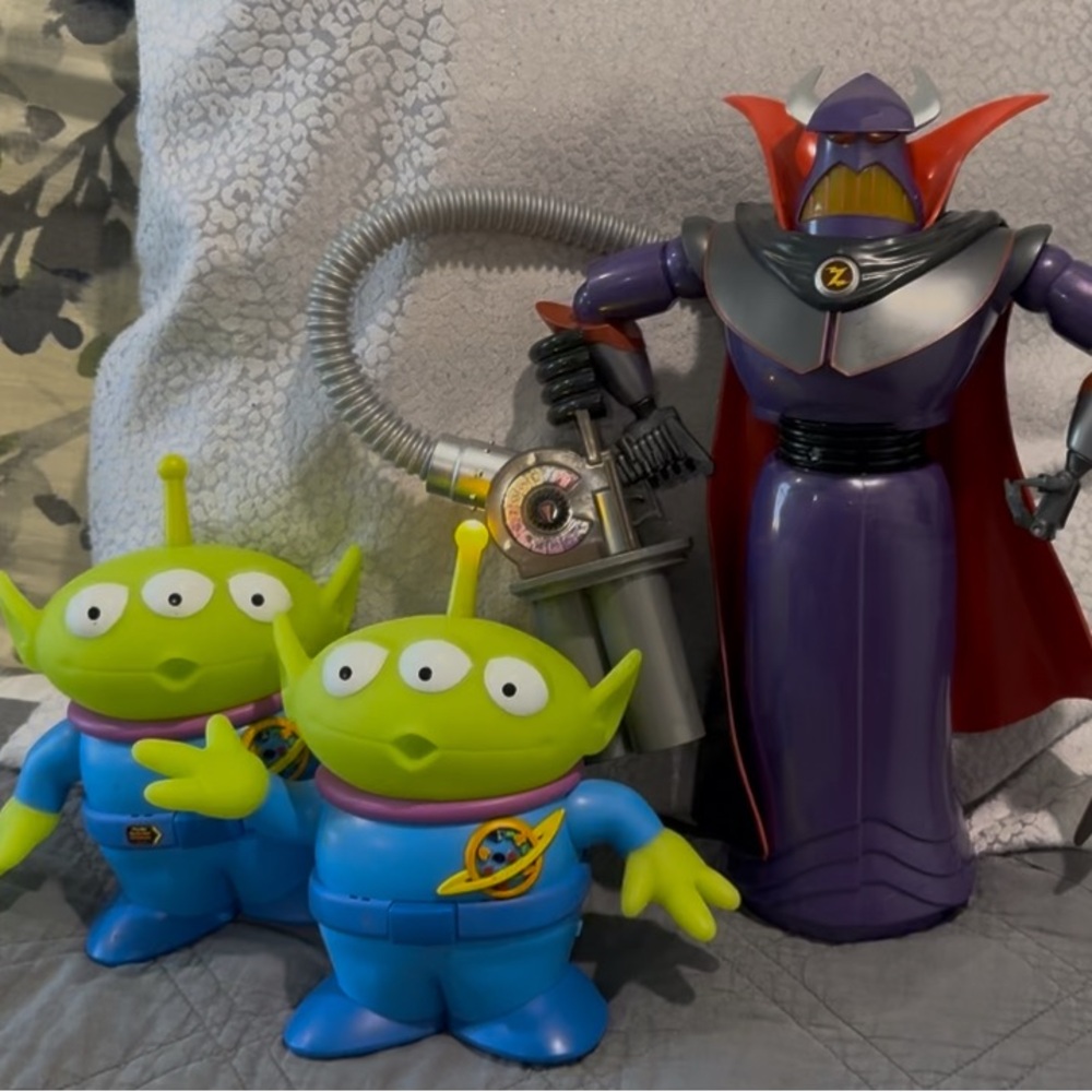 Interactive Toy Story Alien and Zurg Action Figures Set (Retail $110)